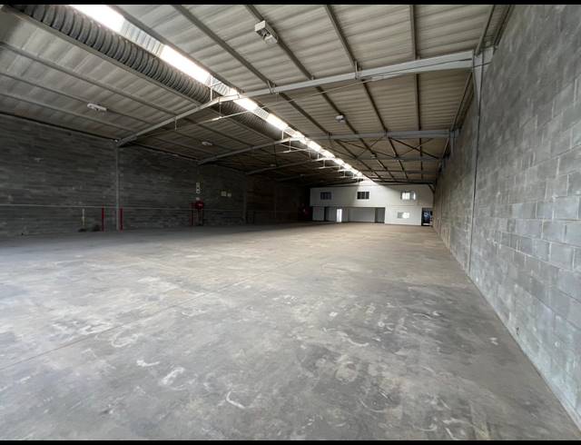 994M² WAREHOUSE TO LET IN KYA SANDS